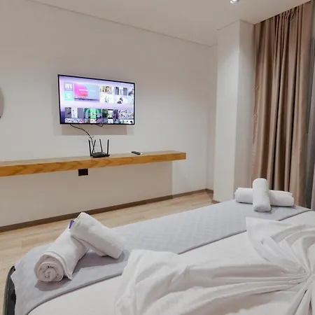 Vola Hotel 4*